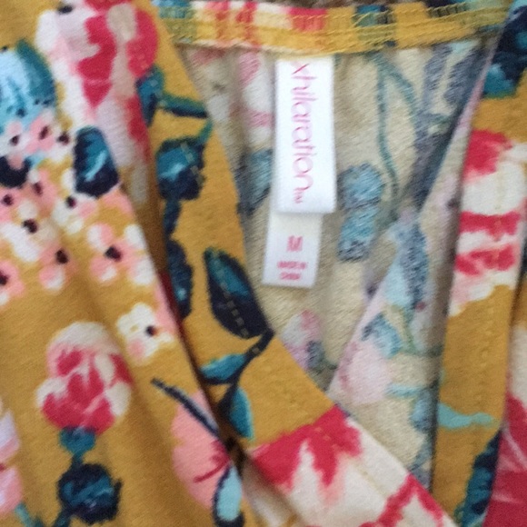 Floral romper from target NWT - Picture 3 of 5